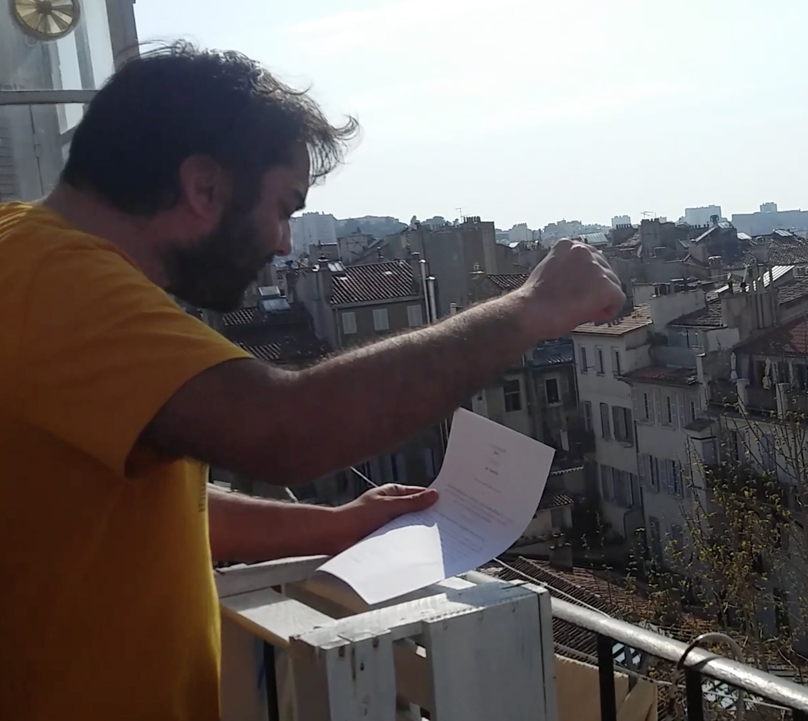 Poésie au balcon | Participation de Marien Guillé